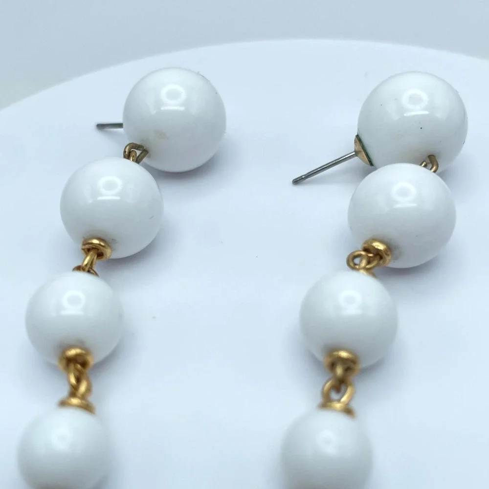 Vintage Gold-Tone White Graduated Design Lucite Ball Bead Charm Drop Earrings